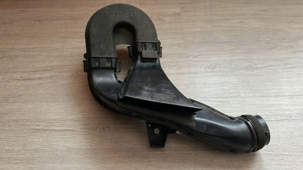 Toyota OE 17751-0Y060 AURIS II 12- ТРУБКА РЕЗОНАТОР ПОВІТРОЗАБІРНИКА TOYOTA AURIS II 12-18