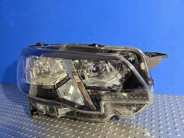 Peugeot OE 9816826880 Peugeot партнер iv rifter 9816826880 передня лампа права