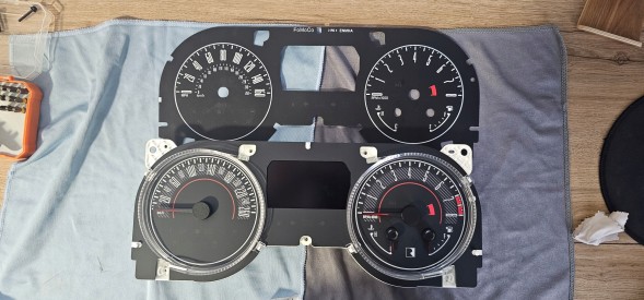 Moman 0089688090886 Ford Mustang V 13-14 Roush Style змінний одометр циферблати миль/год на км