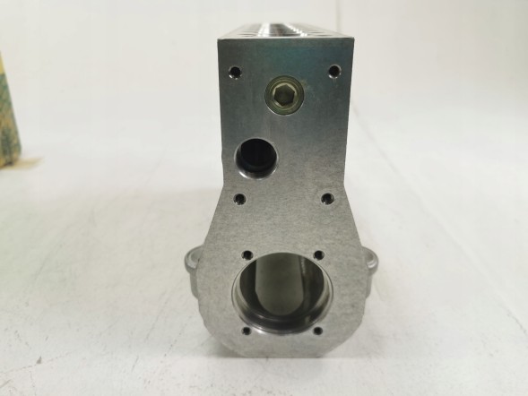 Китай КОРПУС ПАЛИВНОГО НАСОСА 2415158060 MERCEDES OM422 BOSCH 0401848760