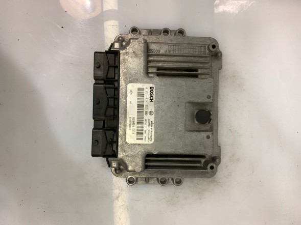 А.А KOMPUTER SILNIKA RENAULT 0281014353 8200601334 Комп'ютер двигуна renault 0281014353 8200601334