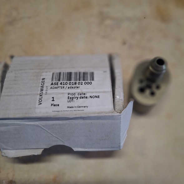Volkswagen OE 410 018 02 000 Адаптер кондиціонера VW Porsche Audi VAS6338/3B ASE 41001802000