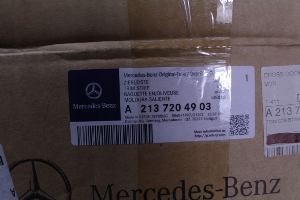 Mercedes-Benz OE ДЕКОРАТИВНА НАКЛАДКА MERCEDES W213 A2137204903