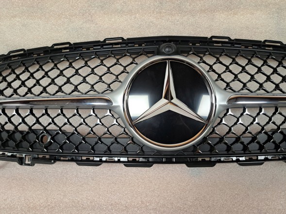 Mercedes-Benz OE A2068882100 MERCEDES W206 AMG Решітка радіатора (гриль) з логотипом AMG для MERCEDES C-KLASA W206 A2068882100 НОВА OE