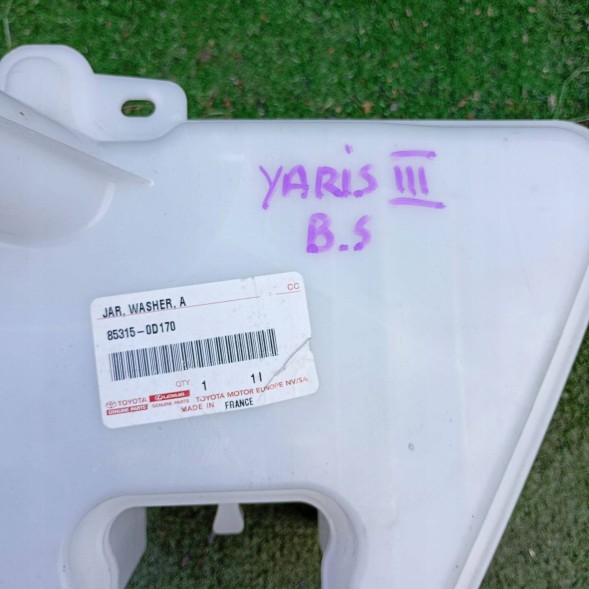 Toyota OE TOYOTA YARIS III 11-20 ZBIORNIK ZBIORNICZEK PŁYNU SPRYSKIWACZY 85315-0D170 853150D170 TOYOTA YARIS III 11-20 БАЧОК РІДИНИ ОМИВАЧА 85315-0D170