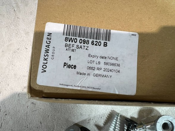 Audi OE 8W0098620B pmi150921 КОМПЛЕКТ КРІПЛЕННЯ ДВЕРЕЙ AUDI A4 B9 8W0098620B