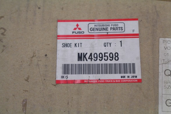 Mitsubishi OE MK499598 КОЛОДКИ ГАЛЬМІВНІ ЗАДНІ MITSUBISHI CANTER FUSO