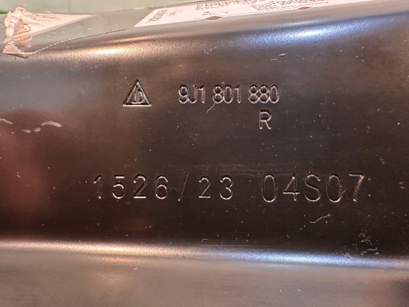 Porsche OE PORSCHE TAYCAN 9J1 КРОНШТЕЙН З'ЄДНУВАЛЬНОГО ЛИСТА 9J1804088Y