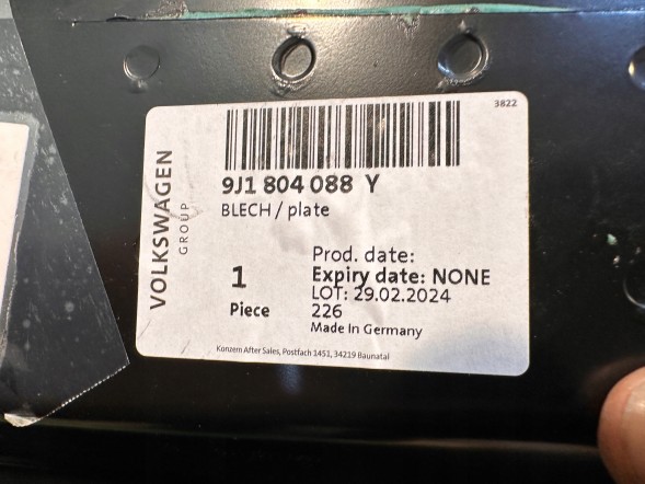 Porsche OE PORSCHE TAYCAN 9J1 КРОНШТЕЙН З'ЄДНУВАЛЬНОГО ЛИСТА 9J1804088Y
