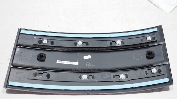 Land Rover OE CK5220939CA 14-18 LAND ROVER L405 ПЕРЕДНЯ ЛІВА БІЧНА НАКЛАДКА ДВЕРЕЙ З ОТВОРОМ