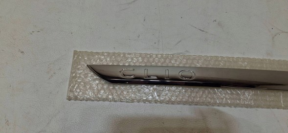 Renault OE 828760551RC GO НОВА НАКЛАДКА ПОРОГУ ДВЕРЕЙ ХРОМ ЗАДНЯ ПРАВА RENAULT CLIO V 828760551RC