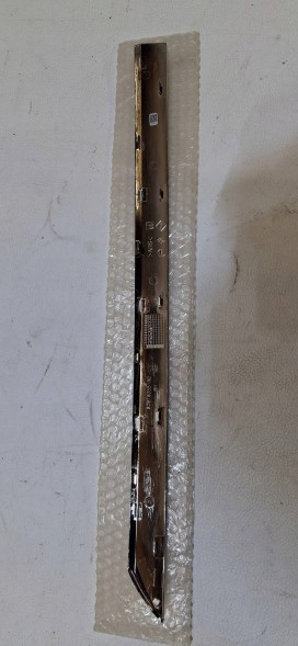 Renault OE 828760551RC GO НОВА НАКЛАДКА ПОРОГУ ДВЕРЕЙ ХРОМ ЗАДНЯ ПРАВА RENAULT CLIO V 828760551RC