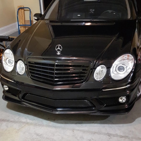 PELOPTICAR A211099 ГРИЛЬ АТРАПА MERCEDES W211 S211 AMG 06-09 ЛІФТ ЧОРНИЙ ГЛЯНЕЦЬ