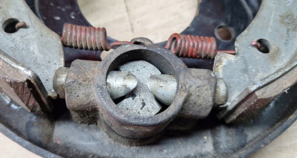 Gaz 69 bęben i tarcza kotwiczna ręczny GAZ 69 УАЗ 469 452 КОМПЛЕКТ ГАЛЬМА СТОЯНКОВОГО БАРАБАН МЕХАНІЗМ НА ТРОС - НОВИЙ