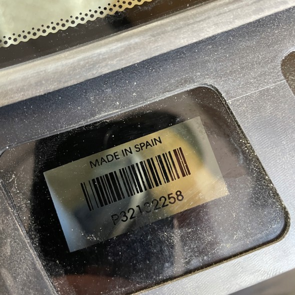 Volvo OE 32132258 P32132258 СКЛО ТРИКАТ ПРАВЕ Праве ЗАДНЄ VOLVO C40 2021- НОВЕ OE Тоноване