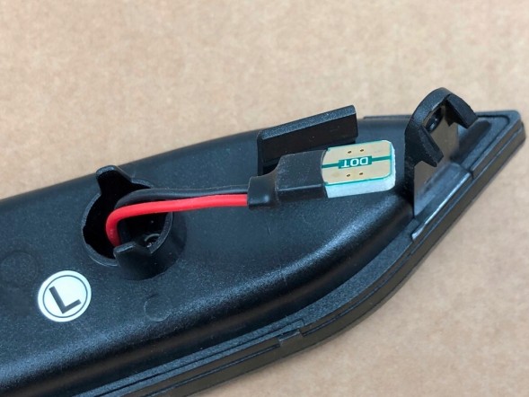 ВОЛЛЕР 95863107100 95863107200 Напрямки dynamic led 95863107100 95863107200 для porsche cayenne 958 92а