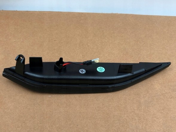 ВОЛЛЕР 95863107100 95863107200 Напрямки dynamic led 95863107100 95863107200 для porsche cayenne 958 92а