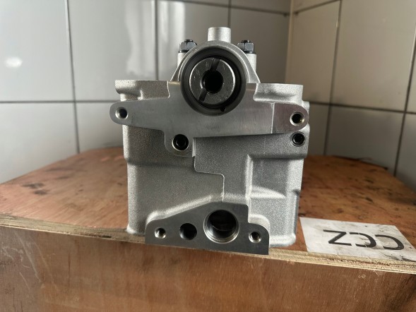 Volkswagen OE 076103373D CEB Головка блоку циліндрів vw crafter 076103373d 2.5 tdi ceba ceb cebb bjj bjk bjl bjm