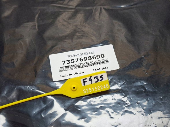 Jeep OE 7357698690 КИЛИМКИ ВЕЛЮРОВІ JEEP AVENGER FIAT 600 23-