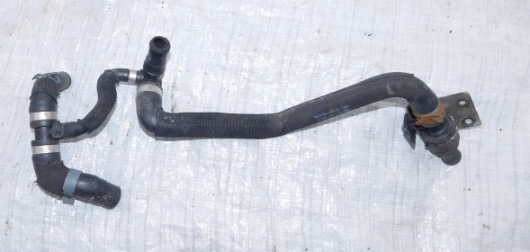 Audi OE AUDI A4 B8 3.0 TDI A5 8T Wąż WODY PRZEWÓD cieczy chłodzącej 8K0265387H AUDI A4 B8 3.0 TDI A5 8T Шланг ВОДИ ШНУР охолоджуючої рідини 8K0265387H