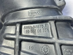 Ford OE AV619A675AD AV61-9A675-AD rura kierownica dolotu dolot wlot prawy prawa prawego kanał kanału powietrza dodge challenger НОВА ОРИГ. ВПУСКНА ТРУБКА ПОВІТРОЗАБІРНИКА FORD FOCUS MK3 C-MAX КУГА ТРАНСИТ..