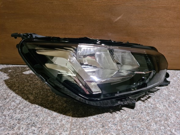 Peugeot OE markus- 9823193880 , 9823194080 Фара Peugeot 208 II 2008 права ліва звичайна