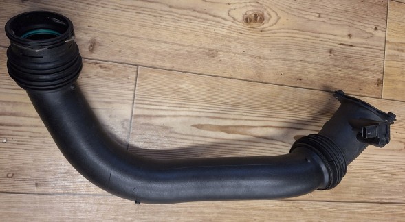 BMW OE 13718601683 8601683 BMW G20 G30 F20 F30 G01 G02 F12 патрубок повітря наддуву TURBO труба