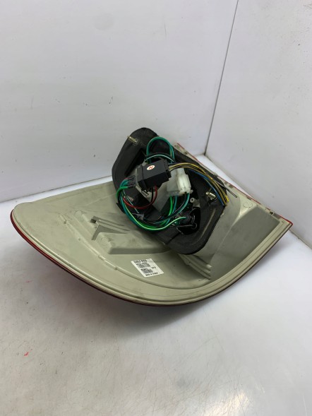 BMW OE LAMPA TYLNA PRAWA BM124-BEDE4 BMW ЛАМПА ЗАДНЯ ПРАВА BM124-BEDE4 BMW
