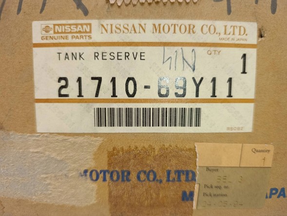 Nissan OE 2171069Y11 РОЗШИРЮВАЛЬНИЙ БАК ТЕПЛОНОСІЯ NISSAN SENTRA NX 1991-1993 21710-69Y11