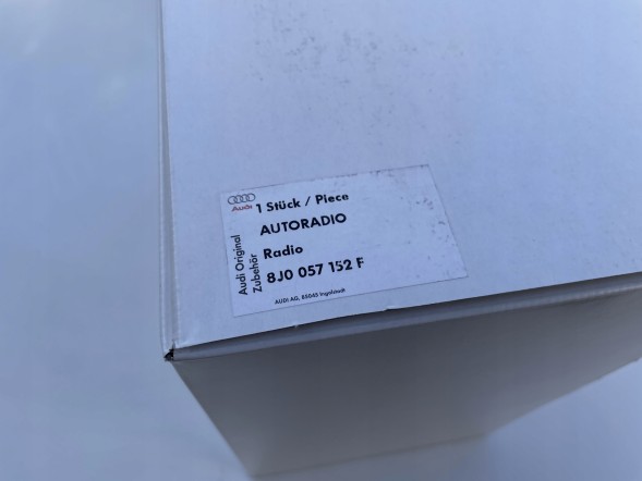 Audi OE 8J0057152F _auditeile_ Магнітола CHORUS II AUDI TT TTS RS 8J 8J0057152F