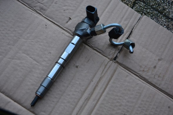 Volkswagen OE WTRYSKIWACZ WTRYSKIWACZE VW PASSAT B8 04L130277AE Інжектор форсунки vw passat b8 04l130277ae