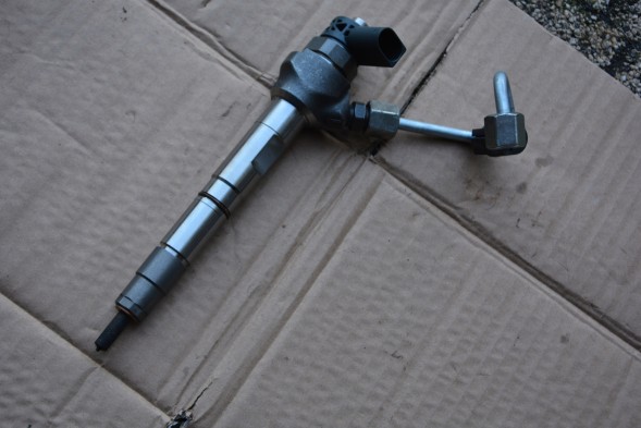 Volkswagen OE WTRYSKIWACZ WTRYSKIWACZE VW PASSAT B8 04L130277AE Інжектор форсунки vw passat b8 04l130277ae