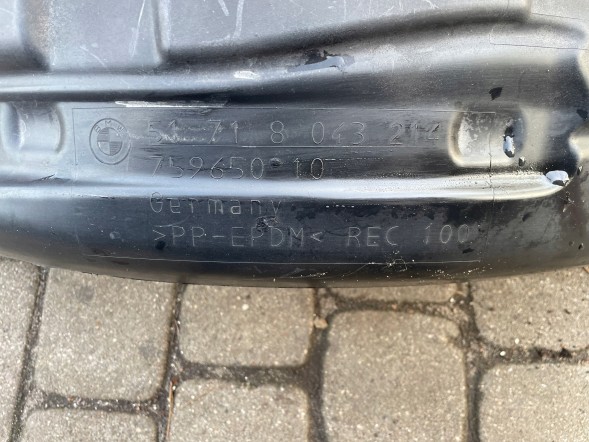 BMW OE НАДКОЛЕСО ПРАВЕ ПЕРЕДНЄ BMW E92 E93 M 3 M power 8043214