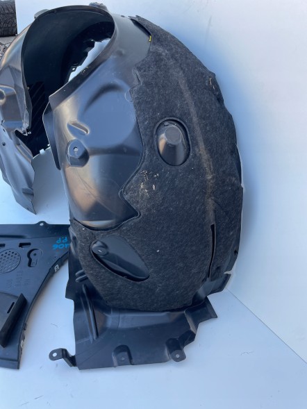 BMW OE KKDA BMW U06 NADKOLE PRAWE PRAWY PRZÓD 8498438 8498448 BMW U06 НАКЛАДКА НА КРИЛО ПРАВА ПЕРЕДНЯ 8498438 8498448