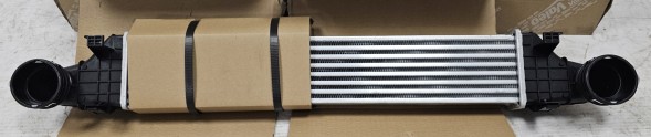 Valeo 818337 Новий охолоджувач повітря інтеркулер mercedes e w211 200cdi 220cdi - 818337