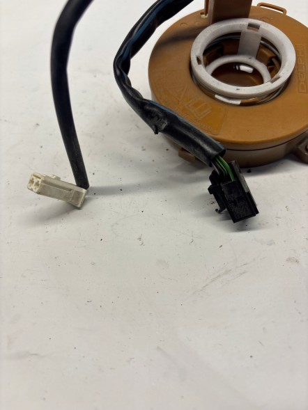 Iveco оригінальне обладнання TAŚMA IVECO DAILY MULTIFUNKCJA ELEKTRONIKA-CHRZASZCZ Стрічка airbag змотувач iveco daily мультифункція оригінал