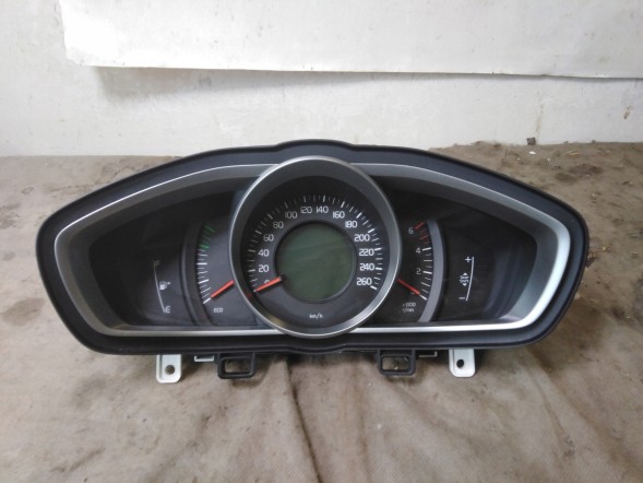 Volvo OE 31665048 VOLVO V40 II LIFT 18R 2,0D D2 VOLVO V40 II ЛІФТ ЛІЧИЛЬНИК ГОДИННИК 18Р ЕУ 2,0Д ЄВРО 31665048