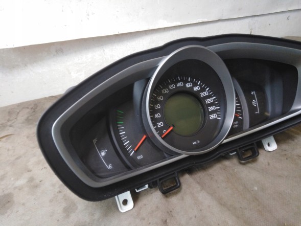 Volvo OE 31665048 VOLVO V40 II LIFT 18R 2,0D D2 VOLVO V40 II ЛІФТ ЛІЧИЛЬНИК ГОДИННИК 18Р ЕУ 2,0Д ЄВРО 31665048
