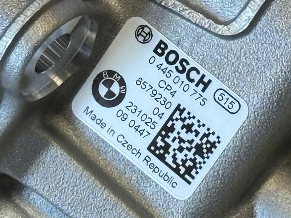 BMW OE BMW новий інжекторний насос 13518579230 BOSH 0445010775