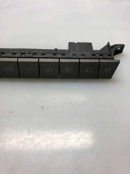 Fiat OE ПАНЕЛЬ ПЕРЕМИКАЧА FCA 7353610650