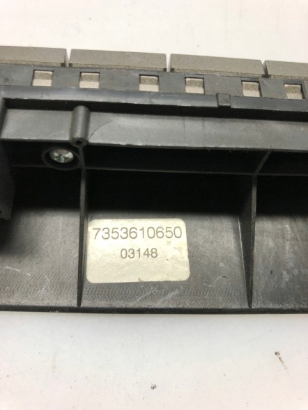 Fiat OE ПАНЕЛЬ ПЕРЕМИКАЧА FCA 7353610650