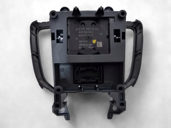Mercedes-Benz OE A2059003544 ST002 ДЛЯ MERCEDES C W205 Touchpad IDrive A2059003544