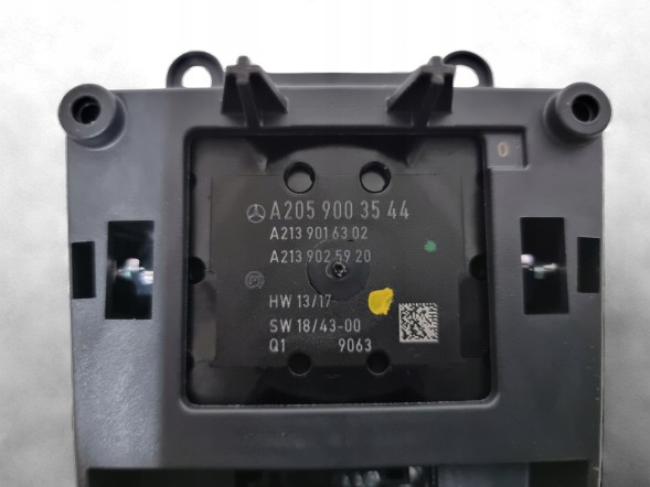 Mercedes-Benz OE A2059003544 ST002 ДЛЯ MERCEDES C W205 Touchpad IDrive A2059003544