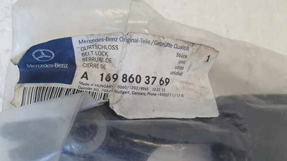 Mercedes-Benz OE A1698603769 ПРЯЖКА ЗАДНЯ ЦЕНТРАЛЬНА КРАПКА ДЛЯ РЕМЕНЯ MERCEDES W245 W170 NEW ORG