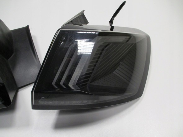 Peugeot OE 3008 led lampa Фара PEUGEOT 3008 LED після рестайлінгу