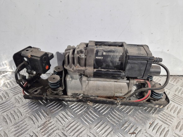 BMW OE mark- 6864215 Компресор пневмопідвіски 6864215 BMW F10 F11