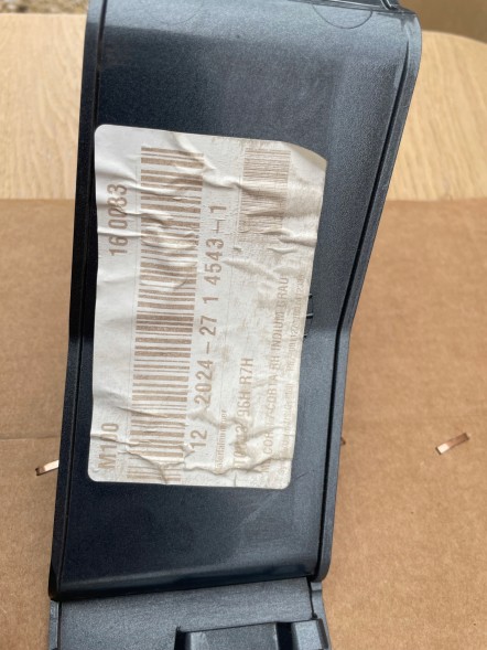 Volkswagen OE 7t0843796H T7 НАКЛАДКА БОКОВА VW T7 MULTIVAN 2023- 7T0843796H ПРАВА LR7H ОРИГІНАЛ