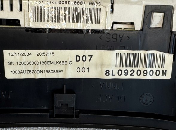 Audi OE СЧЕТЧИК ПРИБОРНАЯ ПАНЕЛЬ СПИДОМЕТР AUDI A3 8L 8L0920900M MM4 JAEGER