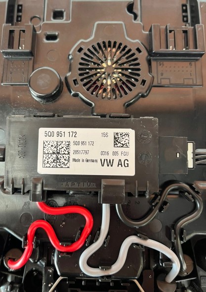 Volkswagen OE Світильник стельовий VW 5Q0951172 85E947135AB