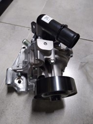 Mazda OE Водяна помпа OE Mazda SH0115010A